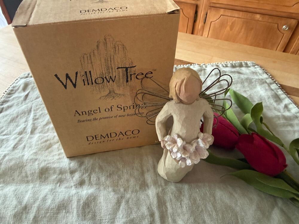 Willow Tree Susan Angel of the Spring with Box